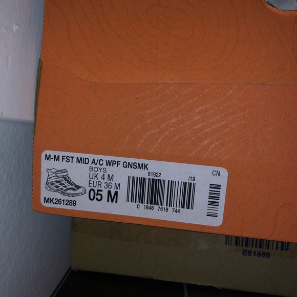 ✨Merrell Kids Hiking Shoes✨ - Picture 8 of 8